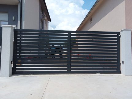 Aluminijumske klasične klizne kapije sa šinom na podu, klizne kapije